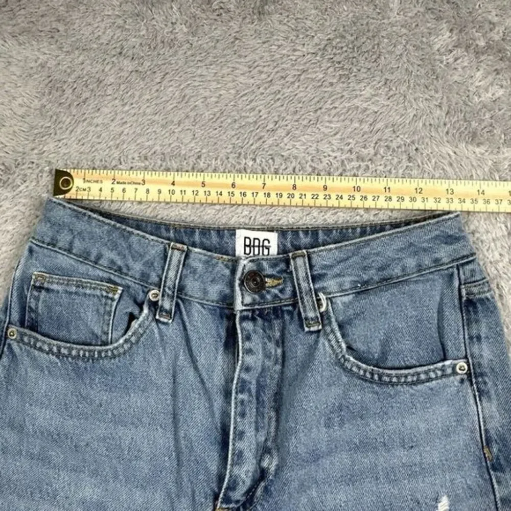 BDG Urban Outfitters Mom Jeans Blue Distressed Wash Size‎ 27 x32